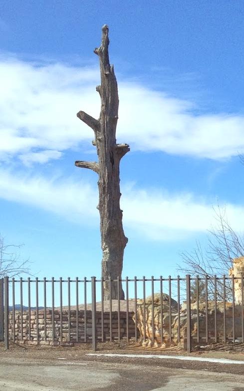 Hangin' Tree